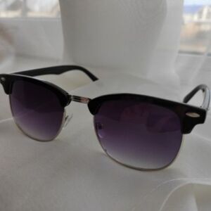 Black Round Sunglasses